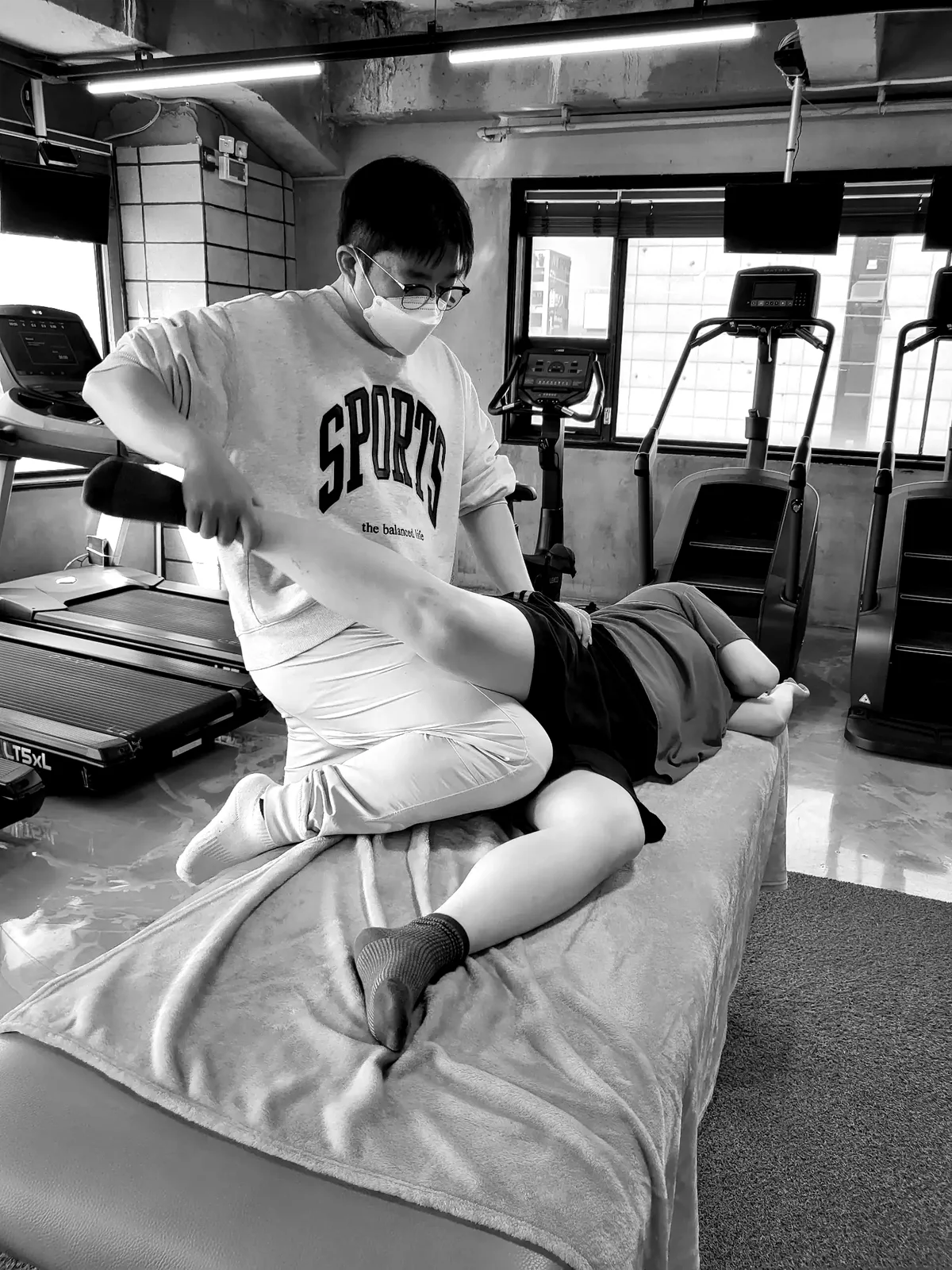 웰니스8 수기 교정 - 전문가의 손길로 회복하는 과정