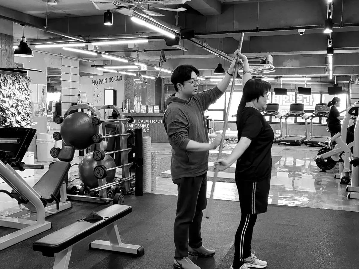 웰니스8 스트레칭 수업 - 전문 강사와 함께하는 교정 스트레칭